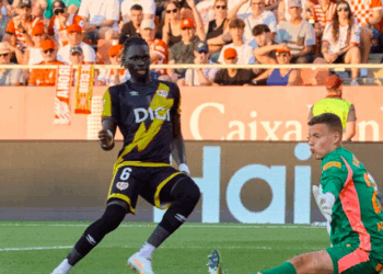 Pathé Ciss y Ratiu, titulares en el estreno liguero del Rayo ante el Girona 23 Ciss Rayo Girona