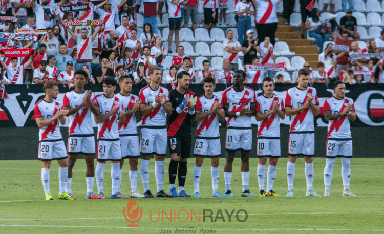 Ovación Vallecas aficionados fallecidos