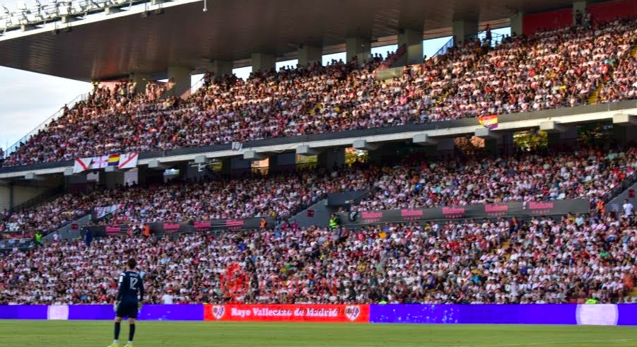 Asistencia de 13.080 espectadores en el Rayo Vallecano vs Sevilla 2 afición Vallecas espectadores entradas