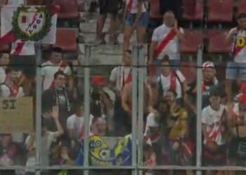 Decenas de aficionados franjirrojos se desplazaron a Montilivi 21 aficionados Montiivi Rayo Girona