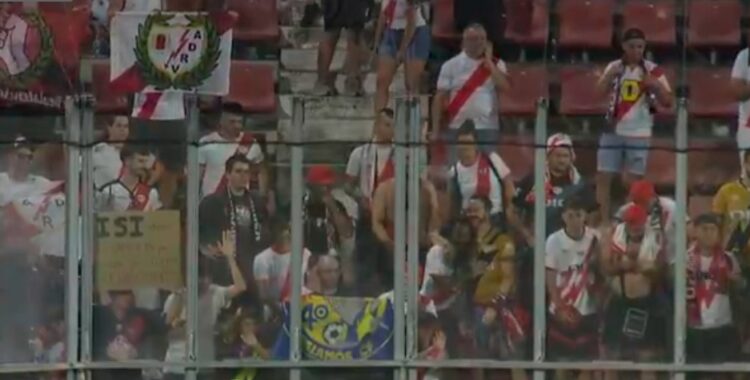 Decenas de aficionados franjirrojos se desplazaron a Montilivi 1 aficionados Montiivi Rayo Girona