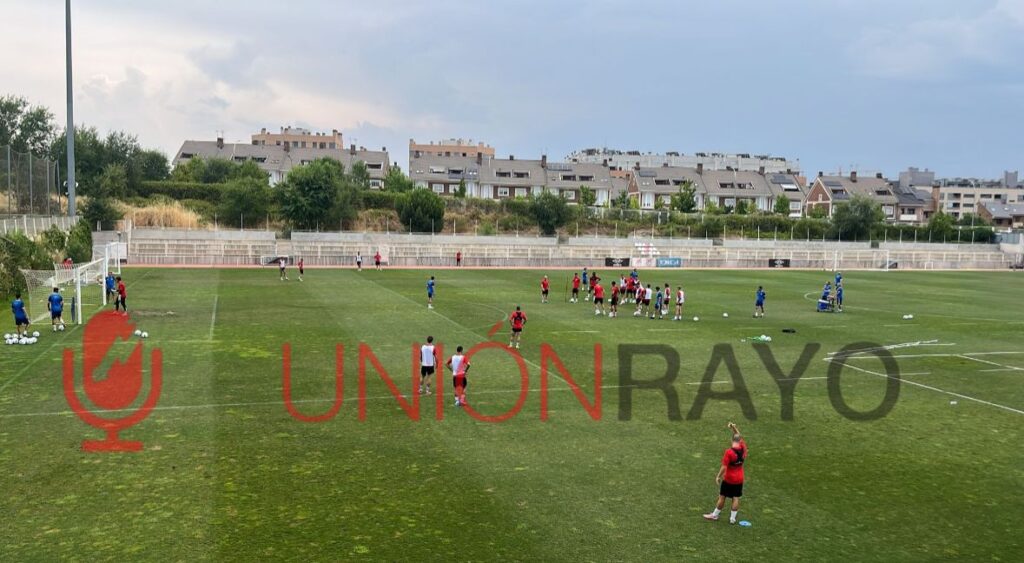 La plantilla del Rayo se plantó por el mal estado del césped de la Ciudad Deportiva 2 ad1ba509 5d5e 49cb b347 03b15ff05564