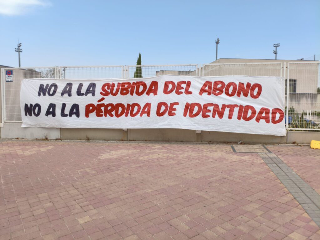 pancartas afición Rayo