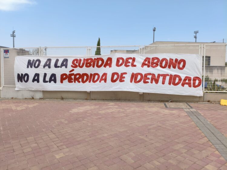 pancartas afición Rayo