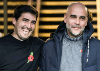 Iraola y Guardiola, sonrientes en la previa del partido. - X / Manchester City