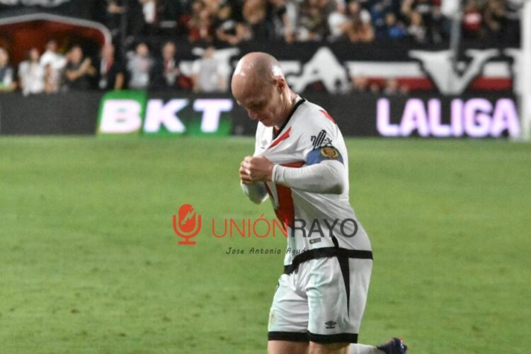 Isi: "Vamos a ir a por las tres competiciones hasta que nos dé" 1 Isi Rayo