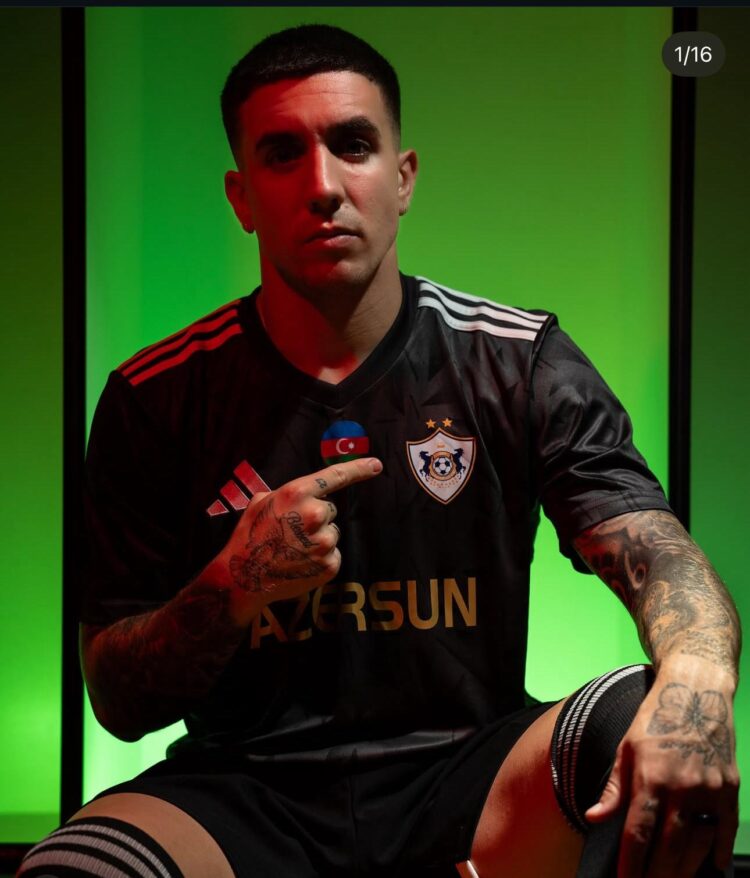Joni Montiel sigue sin debutar con el Qarabağ 1 Presentación Joni Montiel