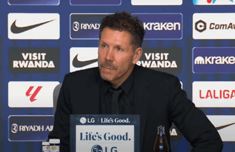 Simeone, tras la victoria ante el Rayo: "Si no mete los dos goles Julián estaríamos hablando de otras cosas" 1 Simeone rueda de prensa atletico rayo 2025-26