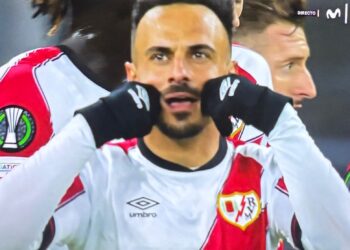 Alvaro adelanta rayo hacken