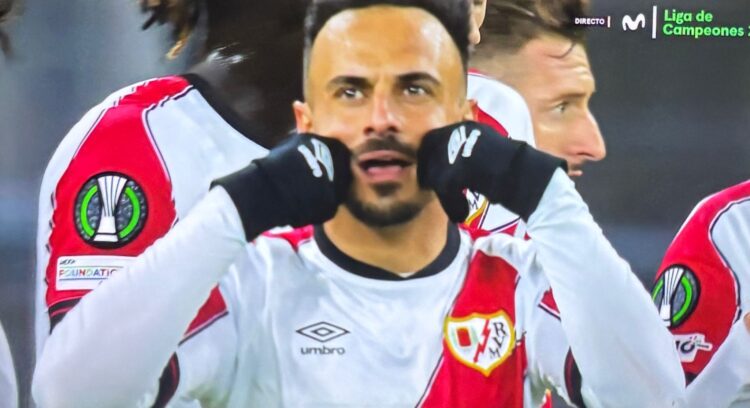 Alvaro adelanta rayo hacken