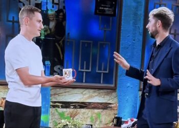 De Frutos Broncano La Revuelta taza