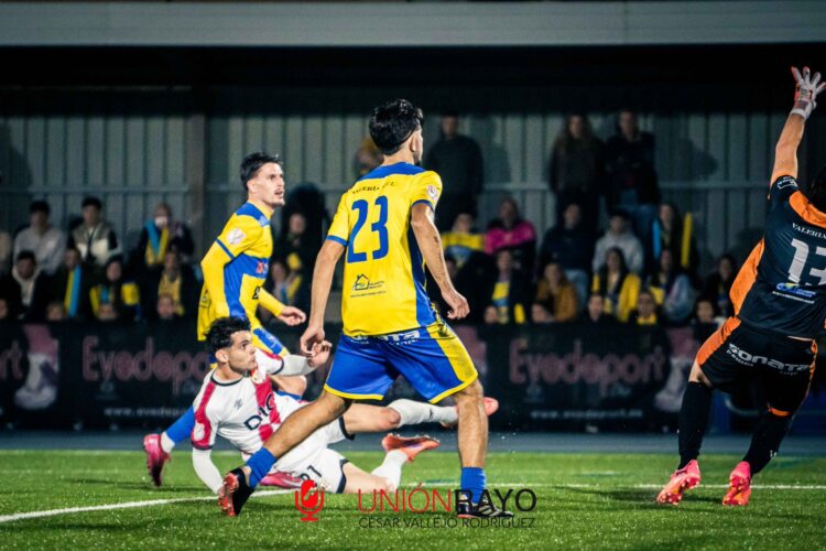 Hat-trick de Fran Pérez en cinco minutos para remontar el partido en Yuncos 1 Hat trick fran perez