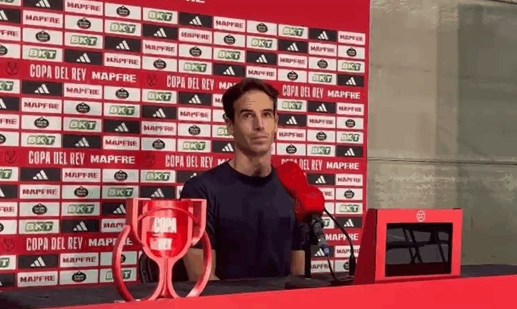 Iñigo Pérez, tras la victoria ante el Yuncos: "Saben que el entrenador no les va a penalizar siempre y cuando haya actitud para sobreponerse" 1 Iñigo rueda de prensa yuncos