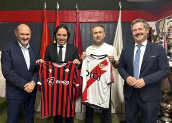Intercambio camisetas Rayo Vallecano-Shkëndija