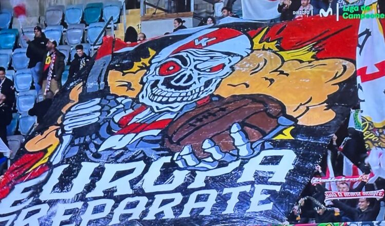 El Rayo vuelve a ofrecer a los aficionados volar en su charter en Conference a Bratislava y Varsovia 2 Rayo tifo Hacken