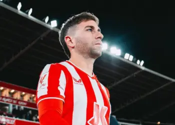 Embarba nuevo golazo de falta