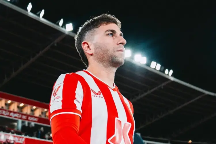 Embarba anota un nuevo golazo y se coloca como pichichi de Segunda División 1 Embarba nuevo golazo de falta