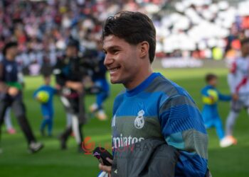 Fran Garcia ovacionado regreso Vallecas