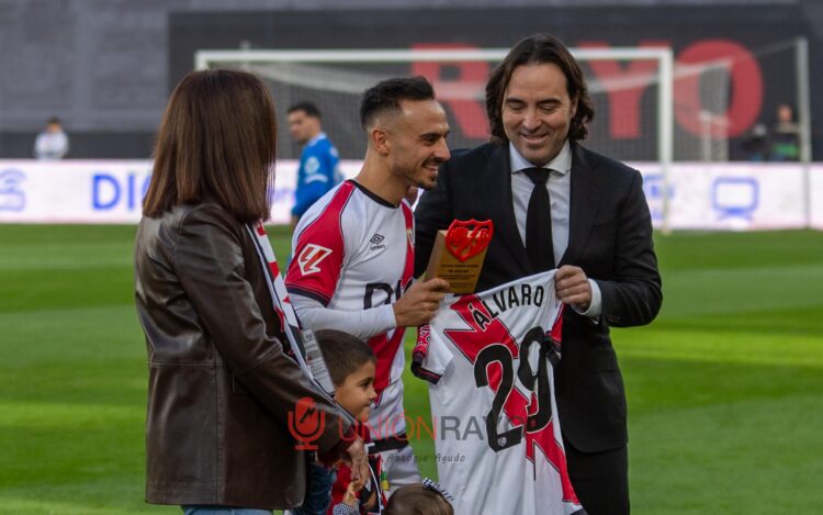 Álvaro García homenajeado