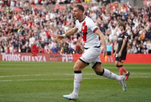 El error de Lejeune significó el gol del Slovan Bratislava 2 Lejeune