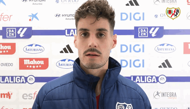 Óscar Valentín, tras el empate ante el Oviedo: "Hoy no han entrado esas ocasiones claras y ese penalti y por eso tenemos que valor esa portería cero y el punto" 1 Óscar Valentín declas oviedo rayo 25-26