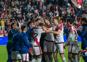 Rayo Vallecano se va con 15 puntos