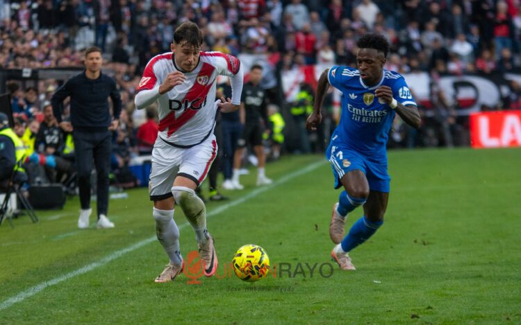 Las conversaciones de Vinicius con la grada de Vallecas 1 Vinicius imagen rayo real madrid 25-26