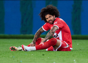 VITORIA-GASTEIZ, SPAIN - MARCH 29: Aridane Hernandez of Rayo Vallecano reacts during the LaLiga match between Deportivo Alaves and Rayo Vallecano at Estadio de Mendizorroza on March 29, 2025 in Vitoria-Gasteiz, Spain.