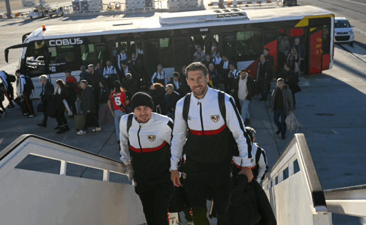 Información de vuelo charter más entrada para el Jagiellonia - Rayo Vallecano de Conference 1 Viaje charter Rayo Conference Lejeune Ratiu