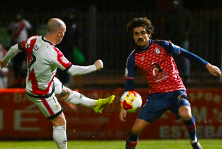 Isi empató en el 94 y mandó el partido a la prórroga 1 Isi Rayo Ávila. Vía:RayoVallecano