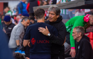 Íñigo Pérez responde a las nuevas críticas de Pellegrini sobre Vallecas: "Las dimensiones están permitidas y quejarte es una absurdez" 3 Pellegrini Iñigo Vallecas