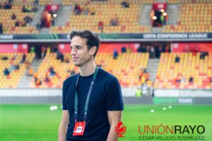 Ilias Akhomach inscrito con el Rayo Vallecano 3 Iñigo apuesta por Ratiu