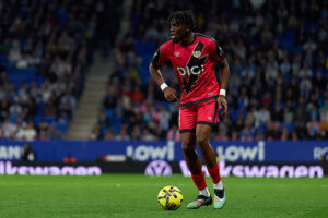 BARCELONA, SPAIN - DECEMBER 07: Randy Nteka of Rayo Vallecano with the ball during the LaLiga EA Sports match between RCD Espanyol de Barcelona and Rayo Vallecano at RCDE Stadium on December 07, 2025 in Barcelona, Spain. (Photo by Pedro Salado/Getty Images)