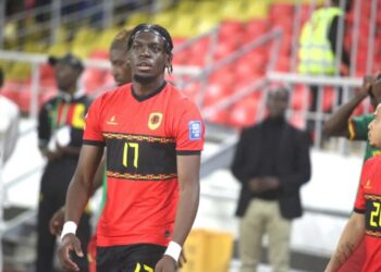 Randy Nteka con la selección de Angola