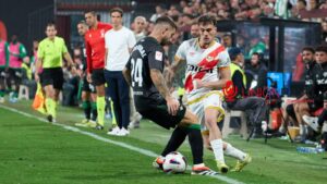 El Rayo Vallecano solo ha perdido en 1 de los últimos 5 partidos ante el Betis en Vallecas en Primera 3 SRJ09652 1