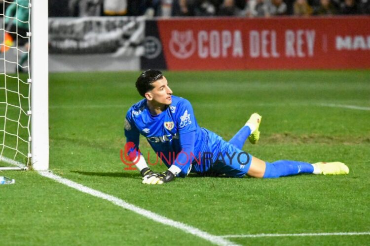 Cárdenas vuelve a jugar con el Rayo un mes después 1 Cárdenas