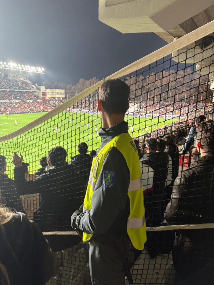 Quejas de la afición del Betis por las vistas en la zona visitante de Vallecas 1 Vistas zona visitante Vallecas