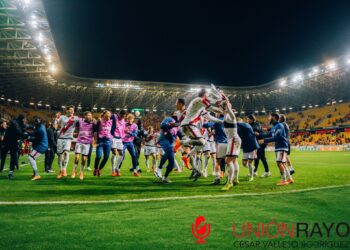 Rayo celebración Jagiellonia COnference