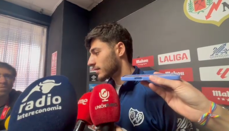 Carlos Martín, tras la victoria ante el Mallorca: "Mis cualidades se adaptan muy bien al club y a lo que pide el míster" 1 Carlos Martín declas rayo mallorca
