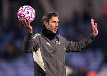 MANCHESTER, ENGLAND - DECEMBER 16: Diego López Goalkeeping coach of Real Madrid gestures prior to the Premier League International Cup match between Manchester City and Real Madrid Castilla at Joie Stadium on December 16, 2025 in Manchester, England. (Photo by Ben Roberts Photo/Getty Images)