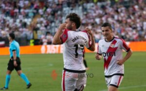 Unai López iguala a Michel como el 10º jugador del Rayo Vallecano con más partidos en Primera División 2 Unai López