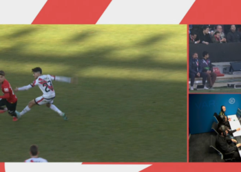 Óscar Valentín expulsado mallorca