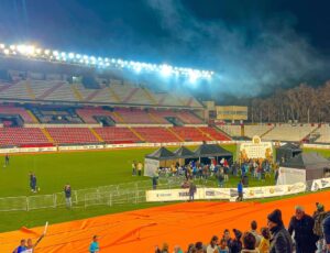 El Estadio de Vallecas cambia su césped debido a su lenta recuperación 2 san silvestre cesped Vallecas