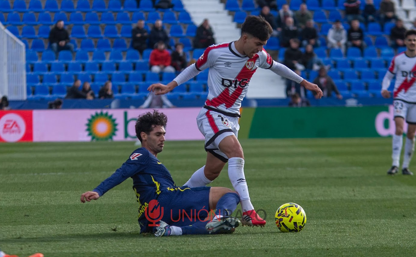 ⁠Ilias ya enamora a la afición del Rayo Vallecano