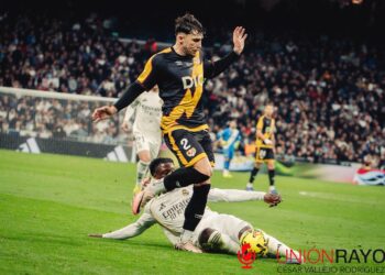 El Rayo vuelve a perder puntos en los últimos minutos