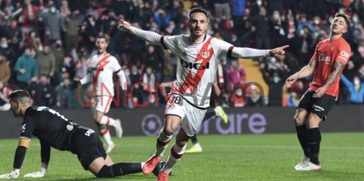 Álvaro García iguala a Cota como el jugador con más partidos en la historia del Rayo en Primera División 1 Álvaro García