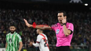 14 minutos de añadido en La Cartuja tras las revisiones de VAR 3 Minutos