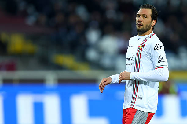 STADIO GRANDE TORINO, TORINO, ITALY - 2025/12/13: Franco Vazquez of US Cremonese looks on during the Serie A football match between Torino Fc and US Cremonese. Torino Fc wins 1-0 over US Cremonese. (Photo by Marco Canoniero/LightRocket via Getty Images)