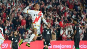 El Rayo Vallecano buscará ganar ante el Betis a domicilio casi 14 años después 2 SRJ09718