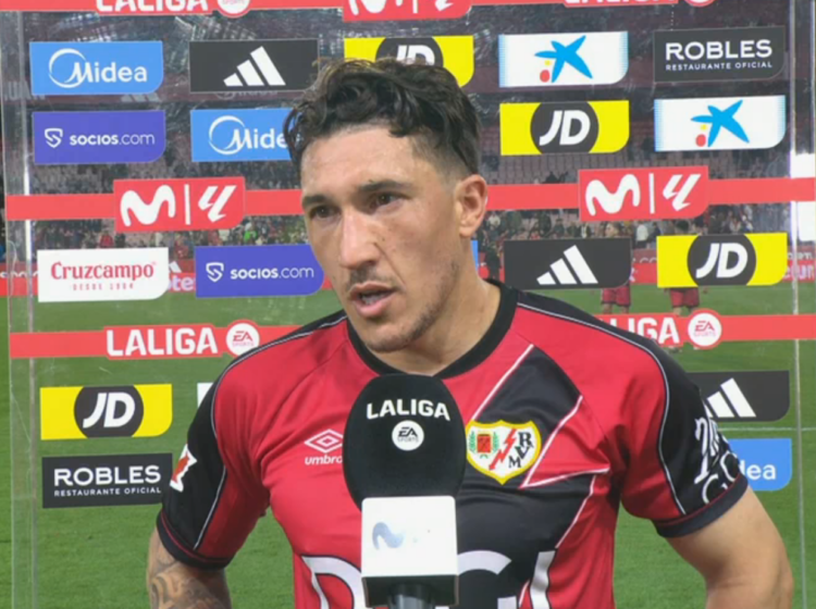 Pacha Espino declas sevilla rayo 2025-26